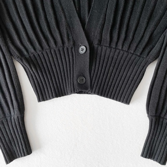 Wilfred Thais Cardigan (Black) - Picture 3 of 9